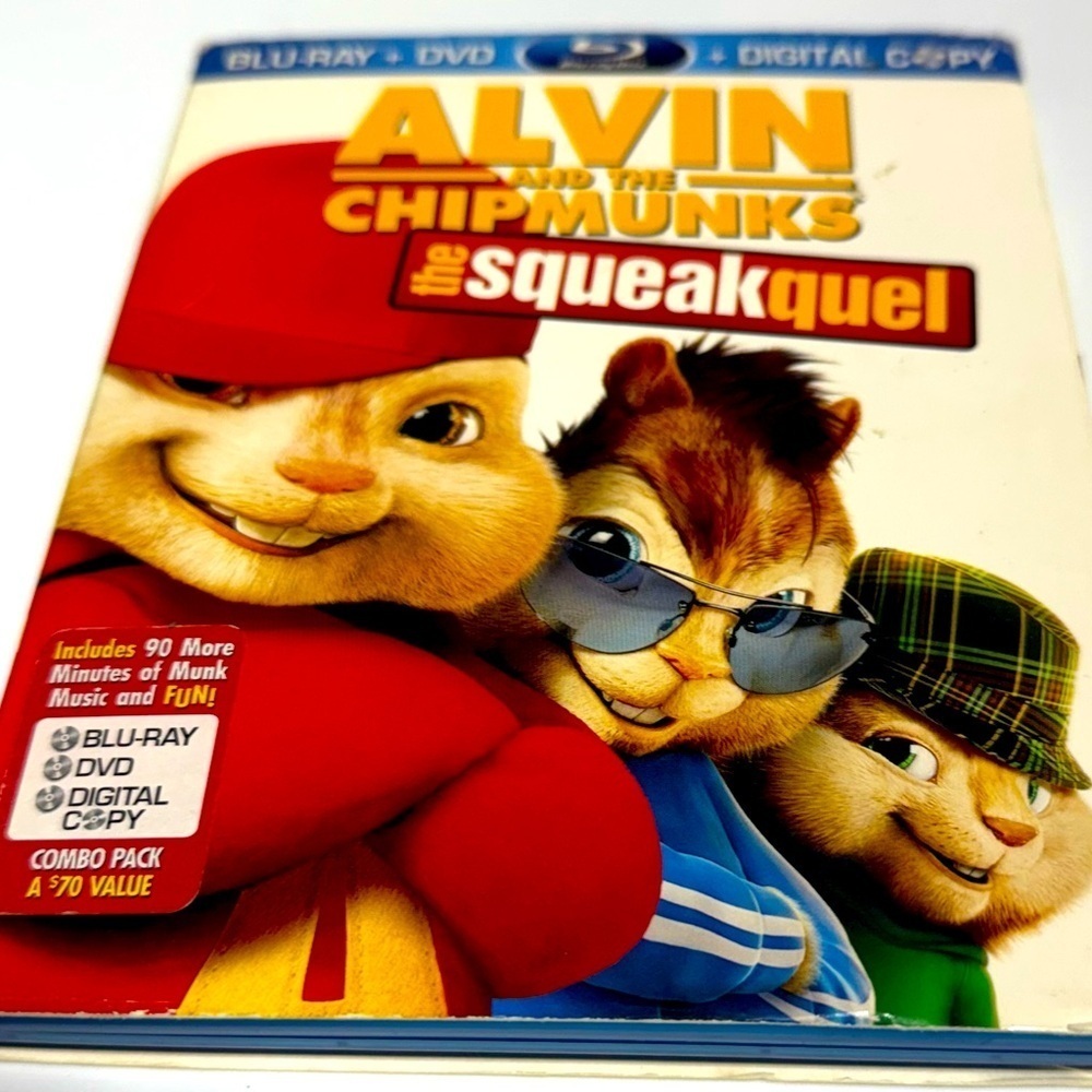 Alvin & The Chipmunks The Squeakquel. Blu-Ray, DVD, & Digital Combo Set.